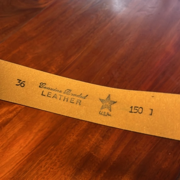Made in USA Leather Belt with Canada Belt Buckle c1981 - Picture 3 of 6